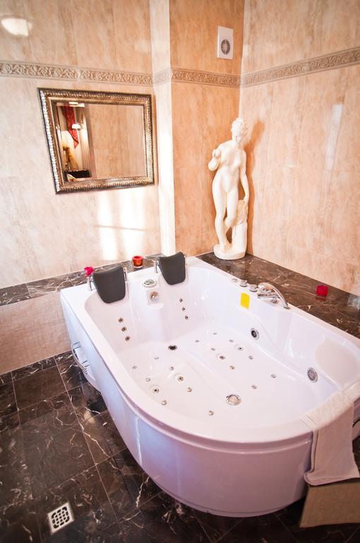 Hotel Mazurski Dworek Mikołajki Phòng bức ảnh
