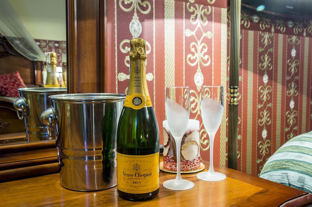 Hotel Mazurski Dworek Mikołajki Phòng bức ảnh