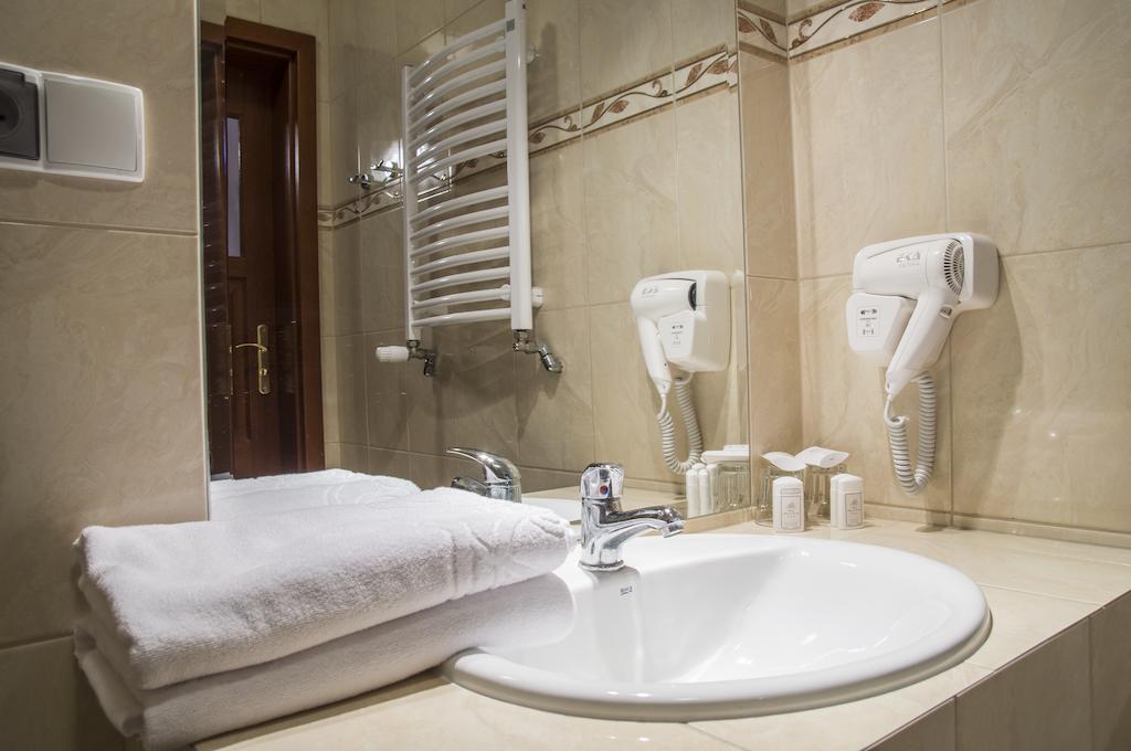 Hotel Mazurski Dworek Mikołajki Phòng bức ảnh