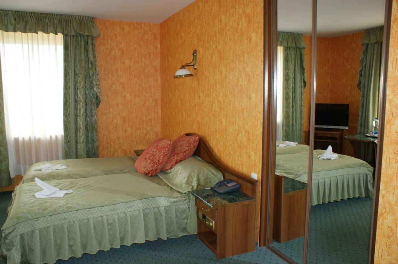 Hotel Mazurski Dworek Mikołajki Phòng bức ảnh